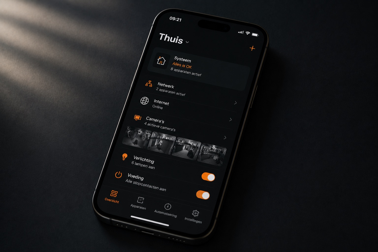 BennIT iOS app — iPhone interface met oranje accent